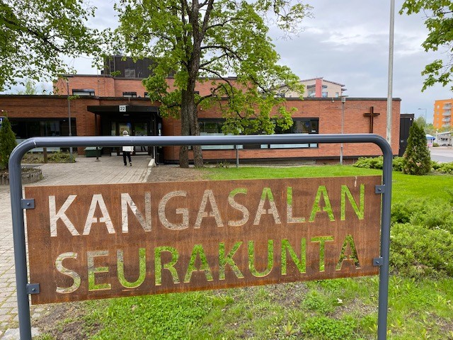 Seurakuntatoimisto.