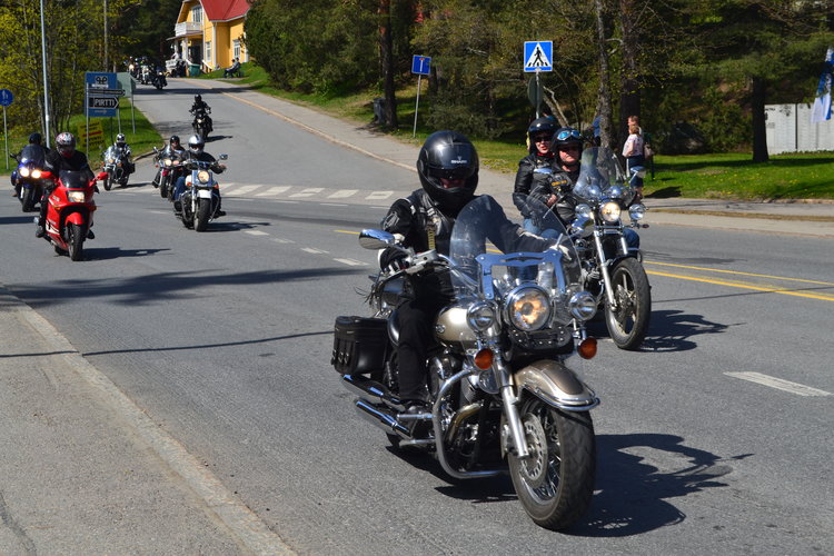 Motoristien kesänavaus