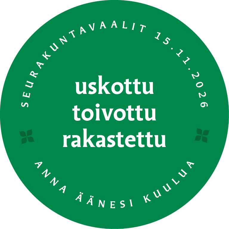 Vuoden 2026 seurakuntavaalien vihreäpohjainen tarra. Keskellä sanakolmikko: uskottu toivottu rakastettu.